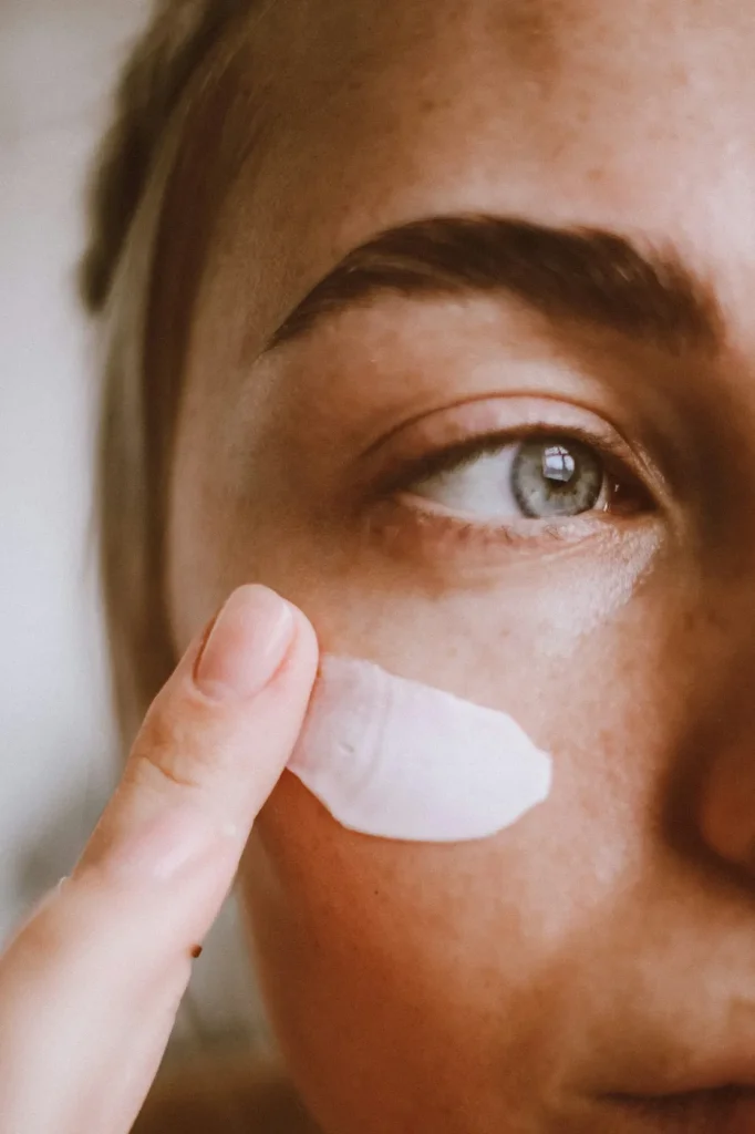 Contour des yeux